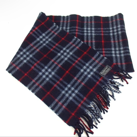 Burberrys Lambswool Scarf - Picture 1 of 6